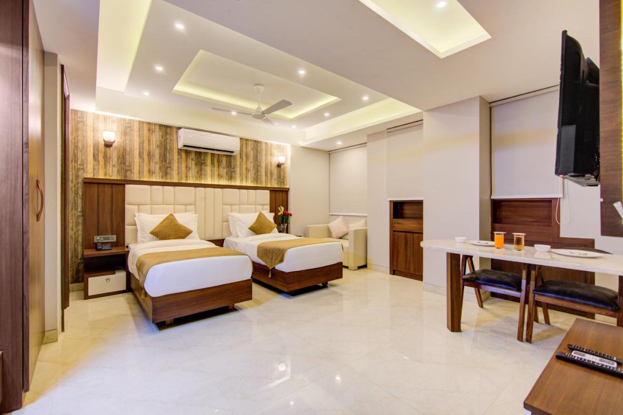 Le Tresor Hotel Ню Делхи Екстериор снимка