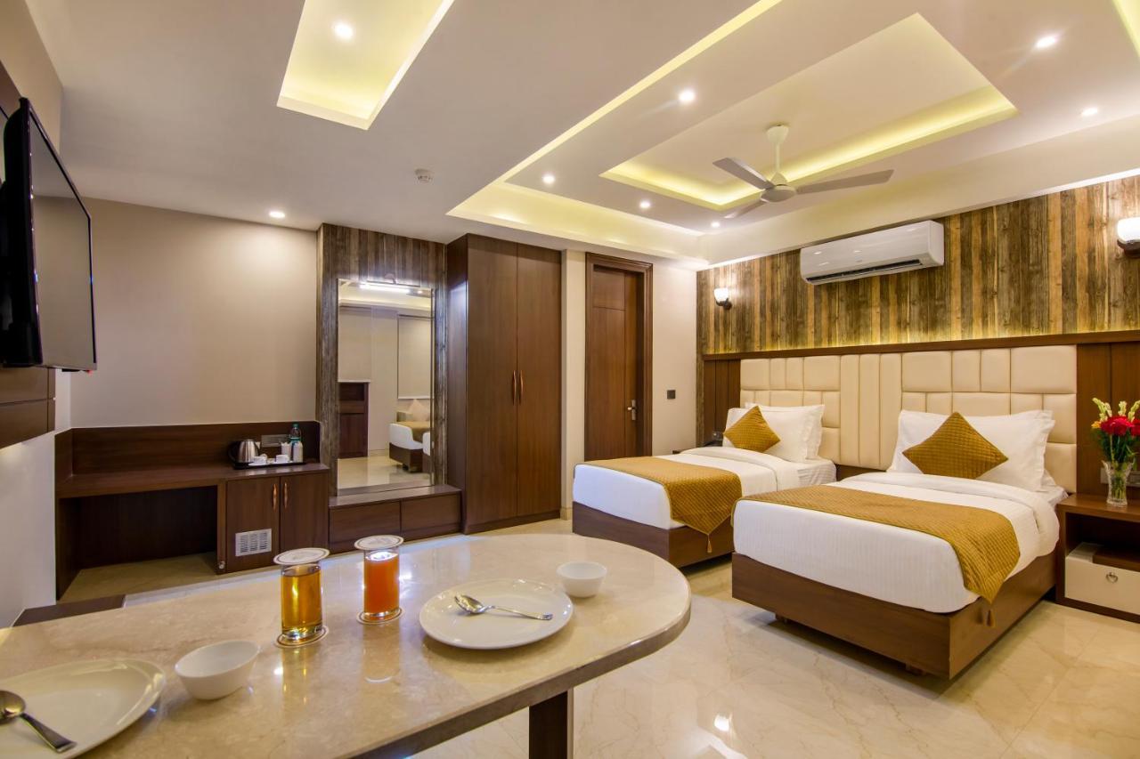 Le Tresor Hotel Ню Делхи Екстериор снимка