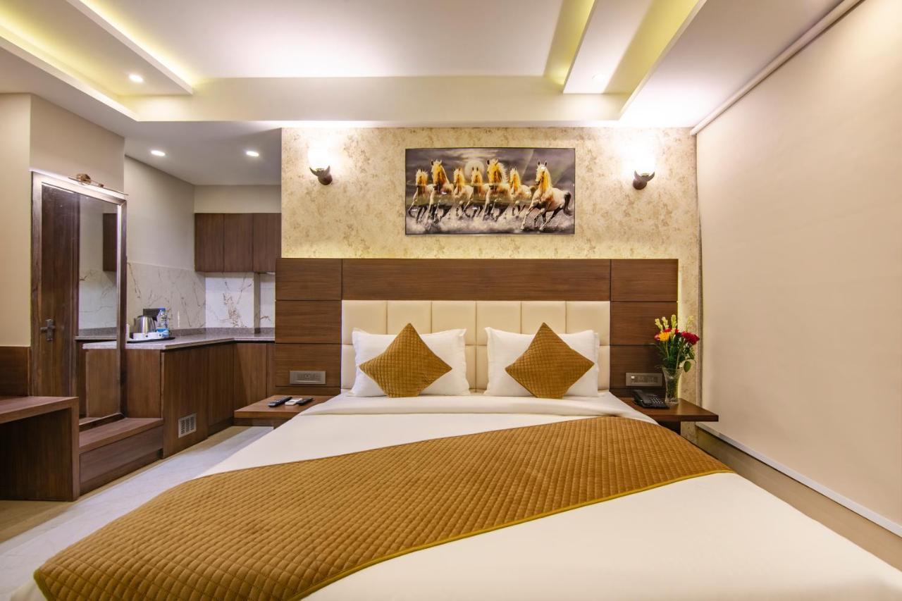 Le Tresor Hotel Ню Делхи Екстериор снимка